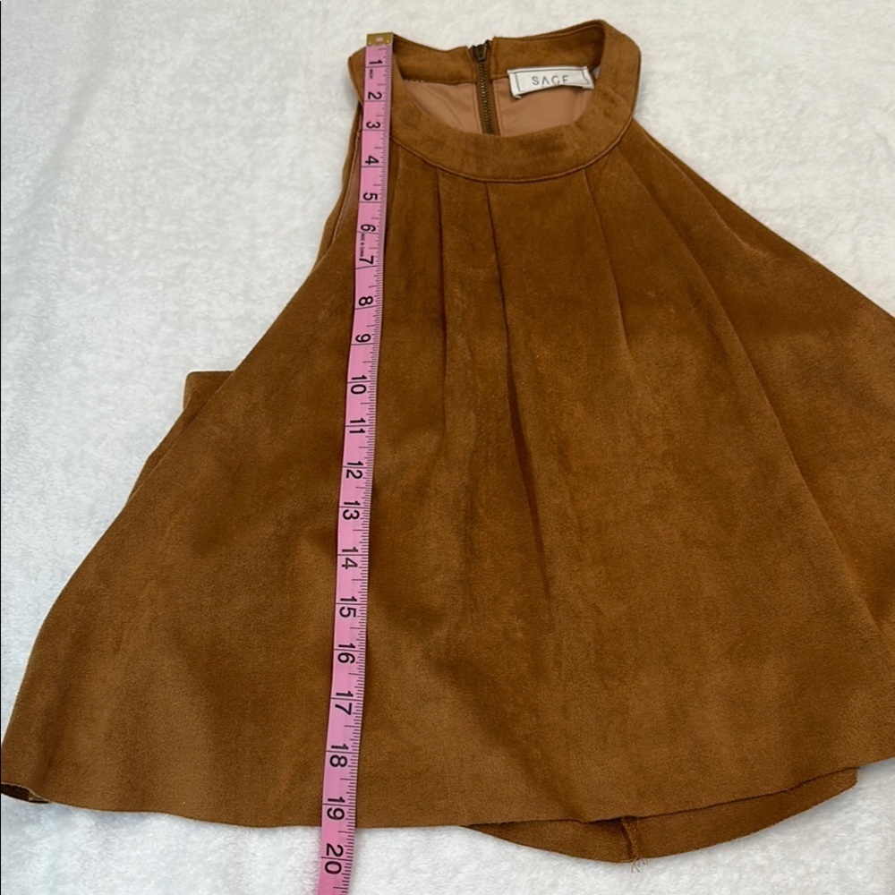 Sage The Label Brown Asymmetrical Pleated Blouse sleeveless Size Small - Picture 10 of 11